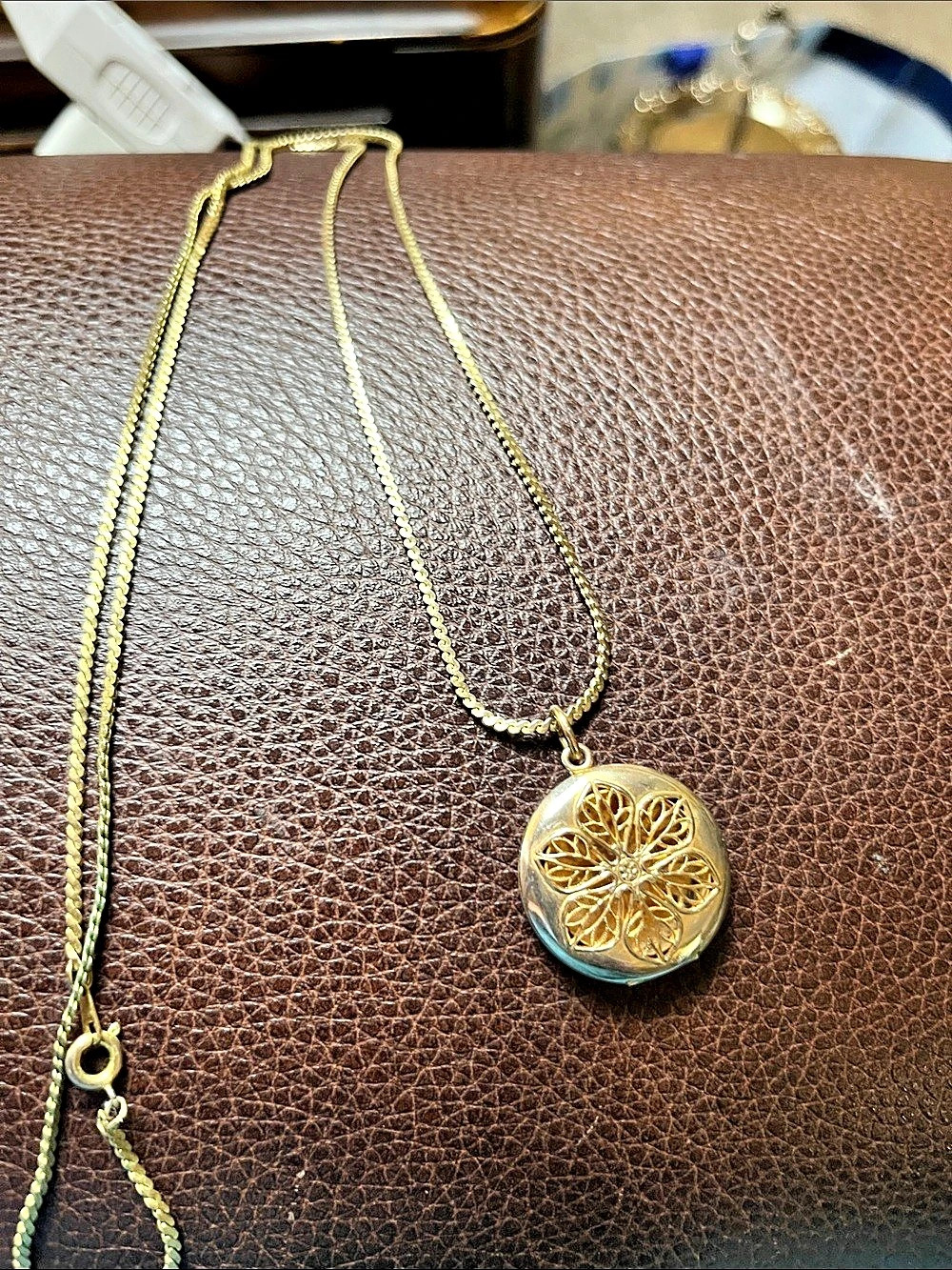 Gold Floral Pendant Necklace